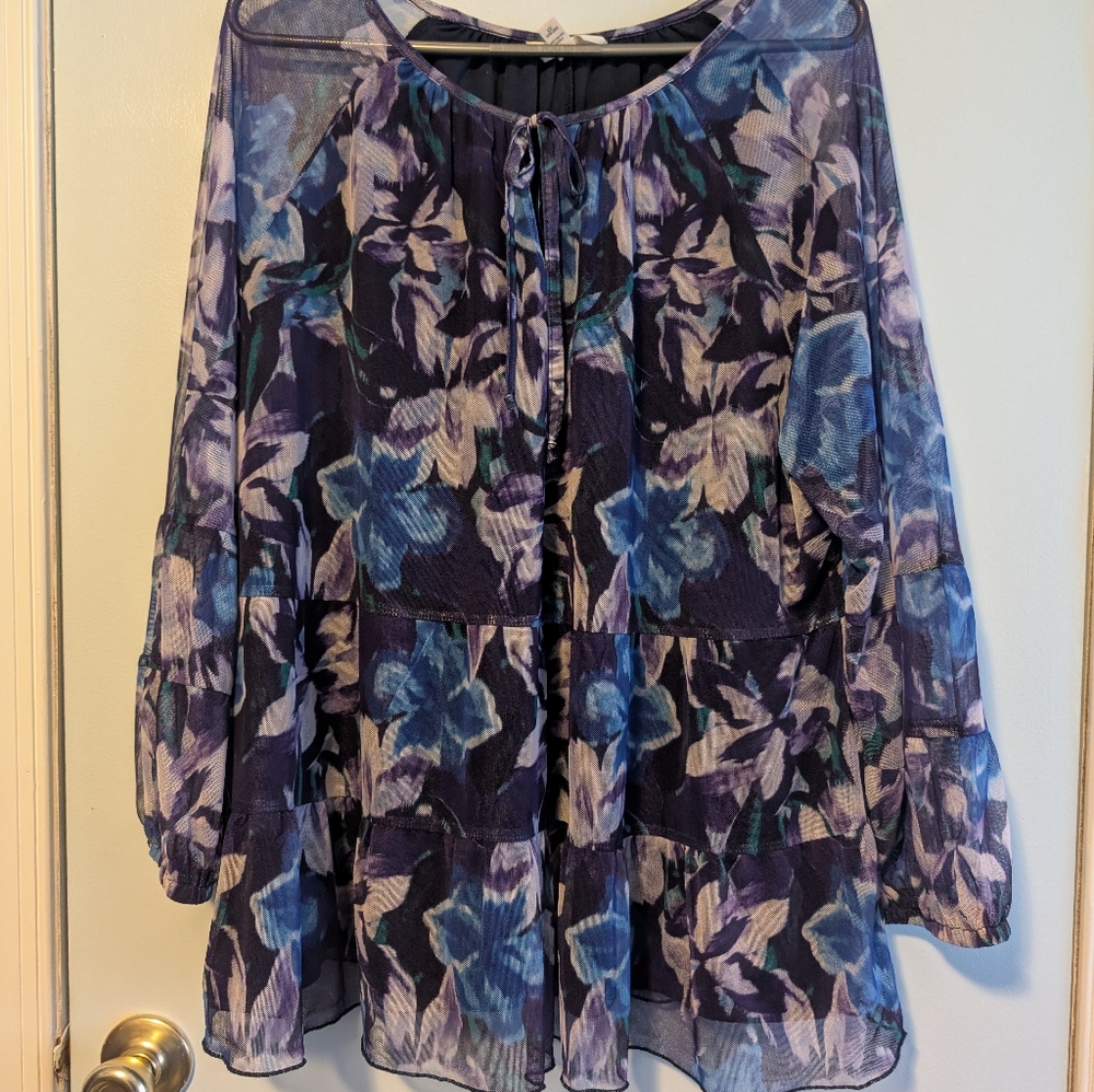 Women's 1X top